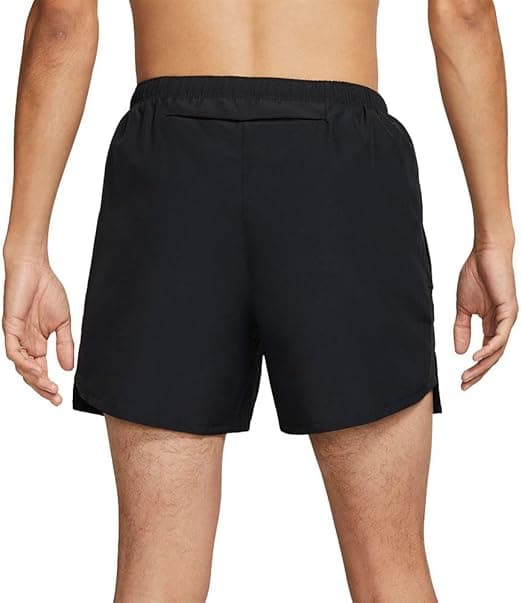 15359789322-short-nike-2.jpg